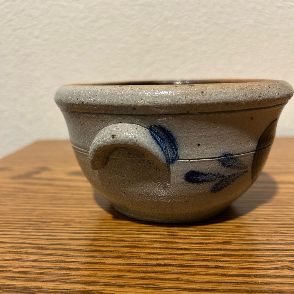 Vintage Artisan Salt Glazed Stoneware Bowl With Ears and Blue Heart Motif “1987” - Picture 2 of 10